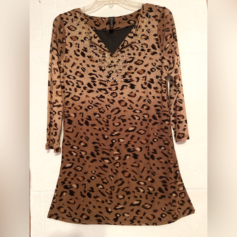 MT Collection Leopard-Print Tunic Top